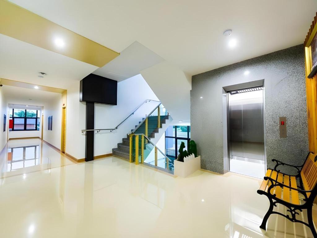 Gt Residence Hotel Buriram Exterior foto